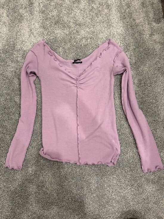 Urban Outfitters Tops - Urban Outfitters: Lilac Ruched V-Neck Long Sleeve Knit Top